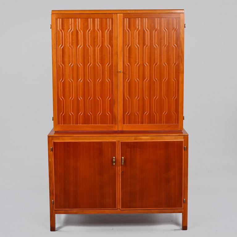 SKÅP, "589-029", David Rosén för Nordiska Kompaniets "FUTURA"-serie, Nyköping.