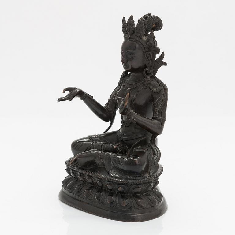 A bronze figure of a crowned goddess, Qing dynasty, 18th Century.