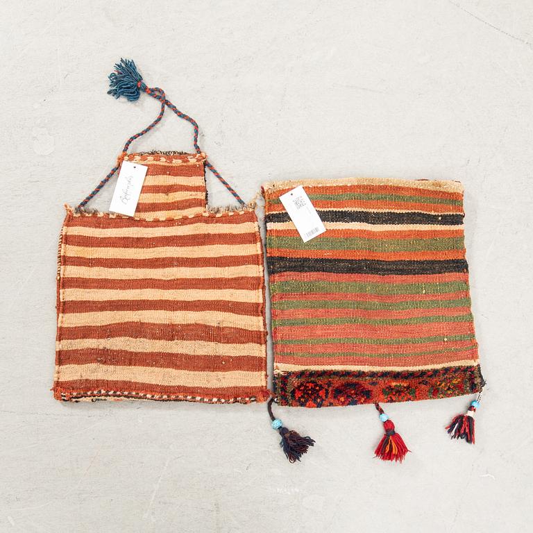 Namakdun och Chanteh Kashgai och Bachtiari antika ca 49x41 och 44x39 cm.