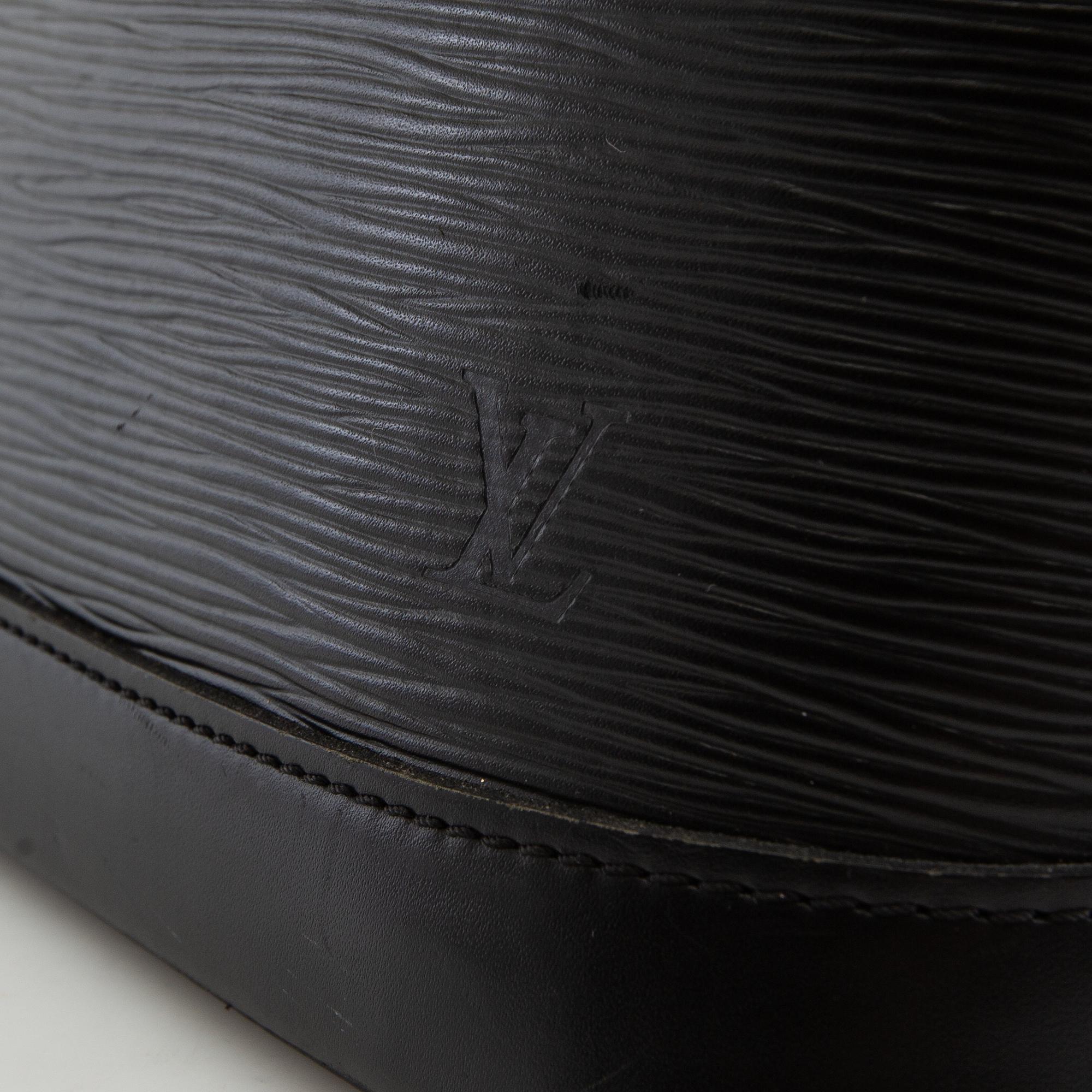 Louis Vuitton, Alma vintage bag.