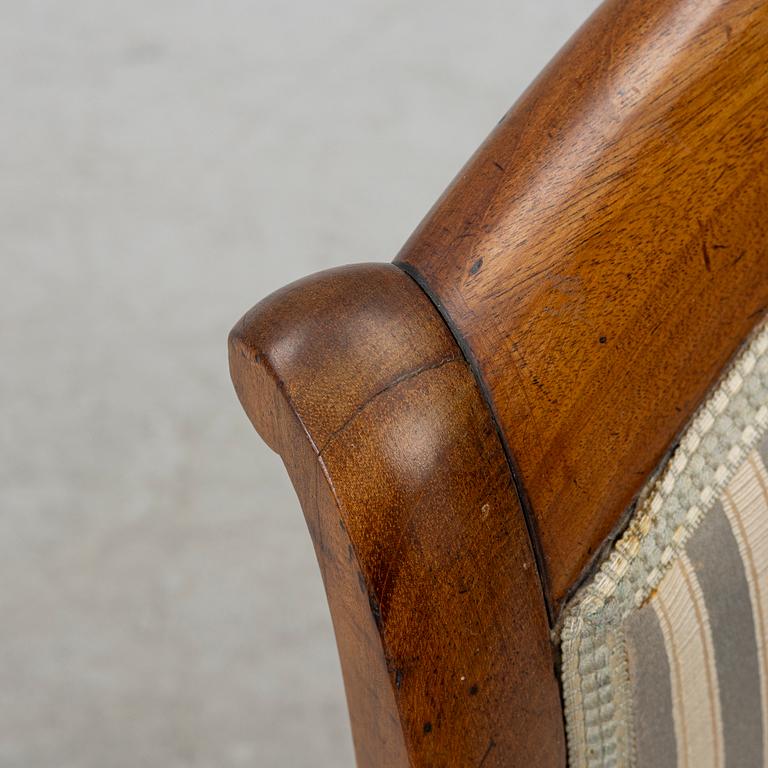 Karmstolar, ett par, Empire, 1800-talets första hälft.