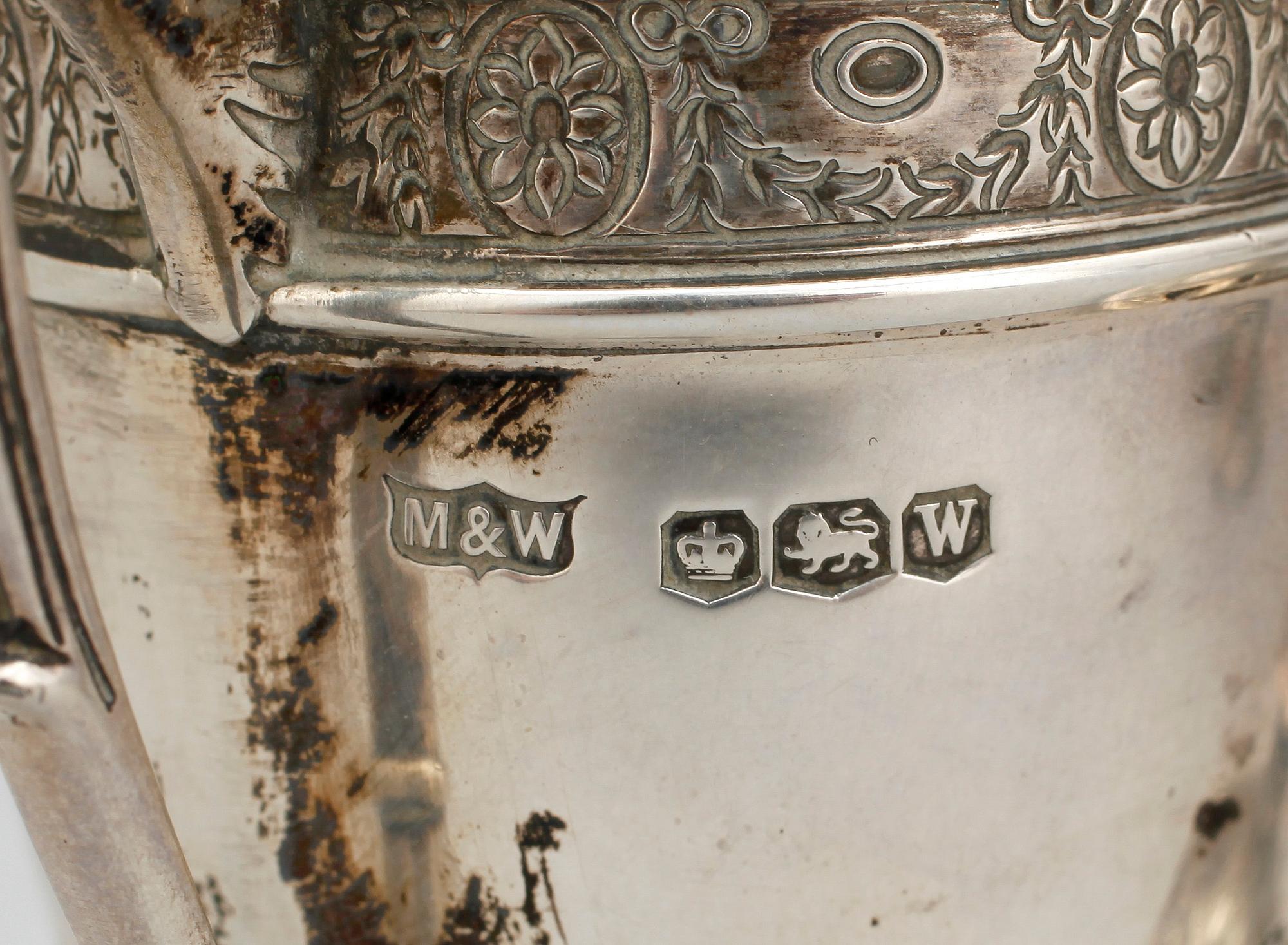 POKALER, ett par, silver, Mappin & Webb, Sheffield, 1935 & 1939. Vikt ca 186g.