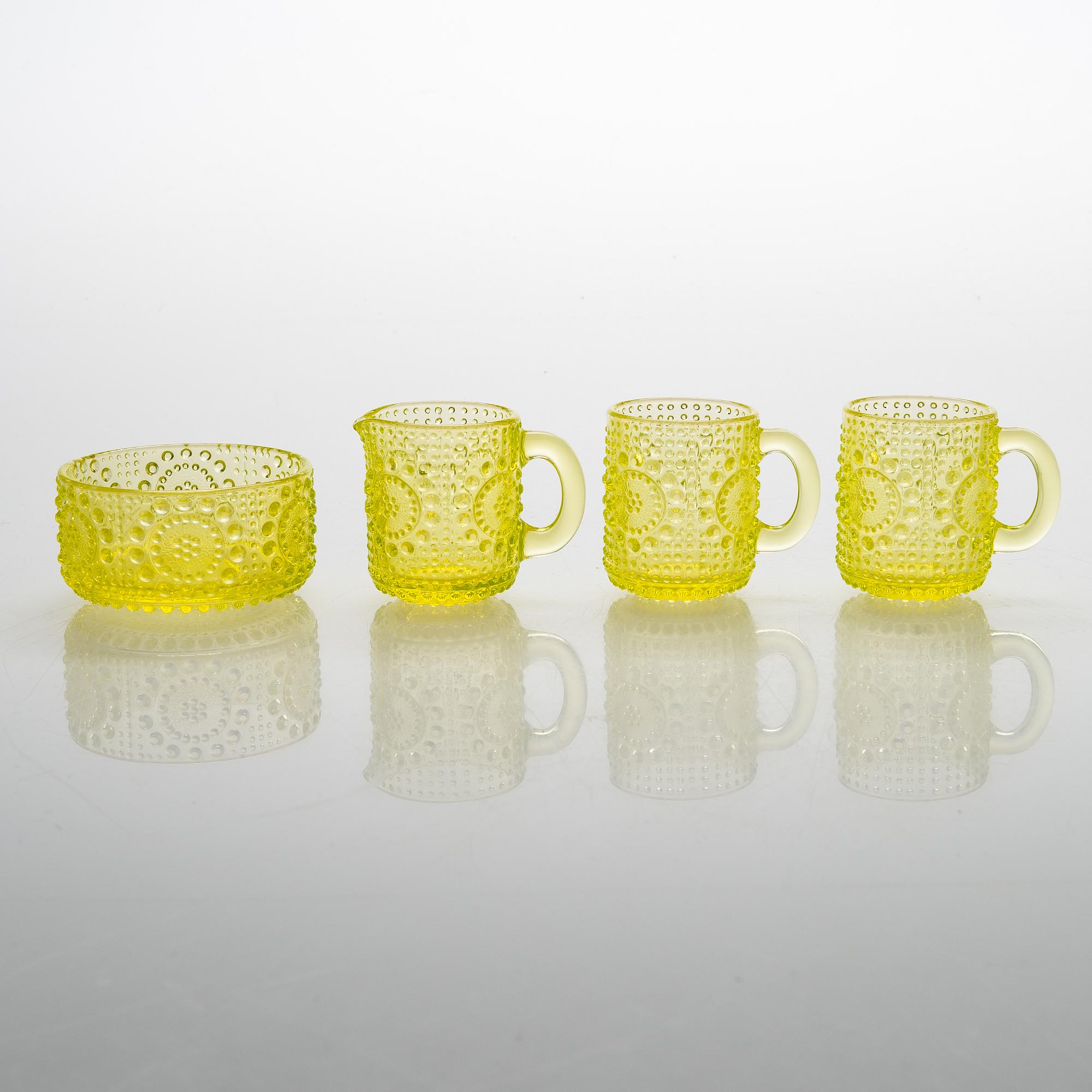 Nanny Still, A 23-piece set of 'Grapponia' glass tableware for Riihimäen Lasi, Finland. Design year 1968.