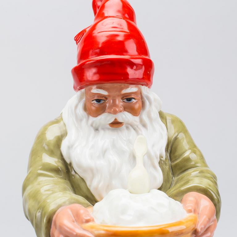 TOMTE, porslin. efter, Jenny Nyström Kalmar Länsmuseum.