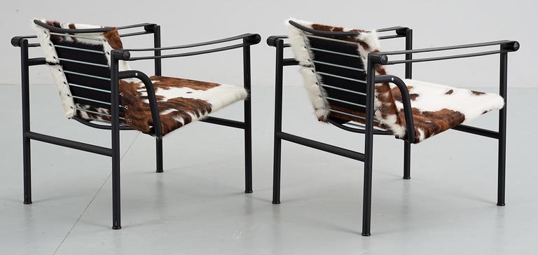 LE CORBUSIER, karmstolar, ett par, "LC-1", Cassina, Italien.