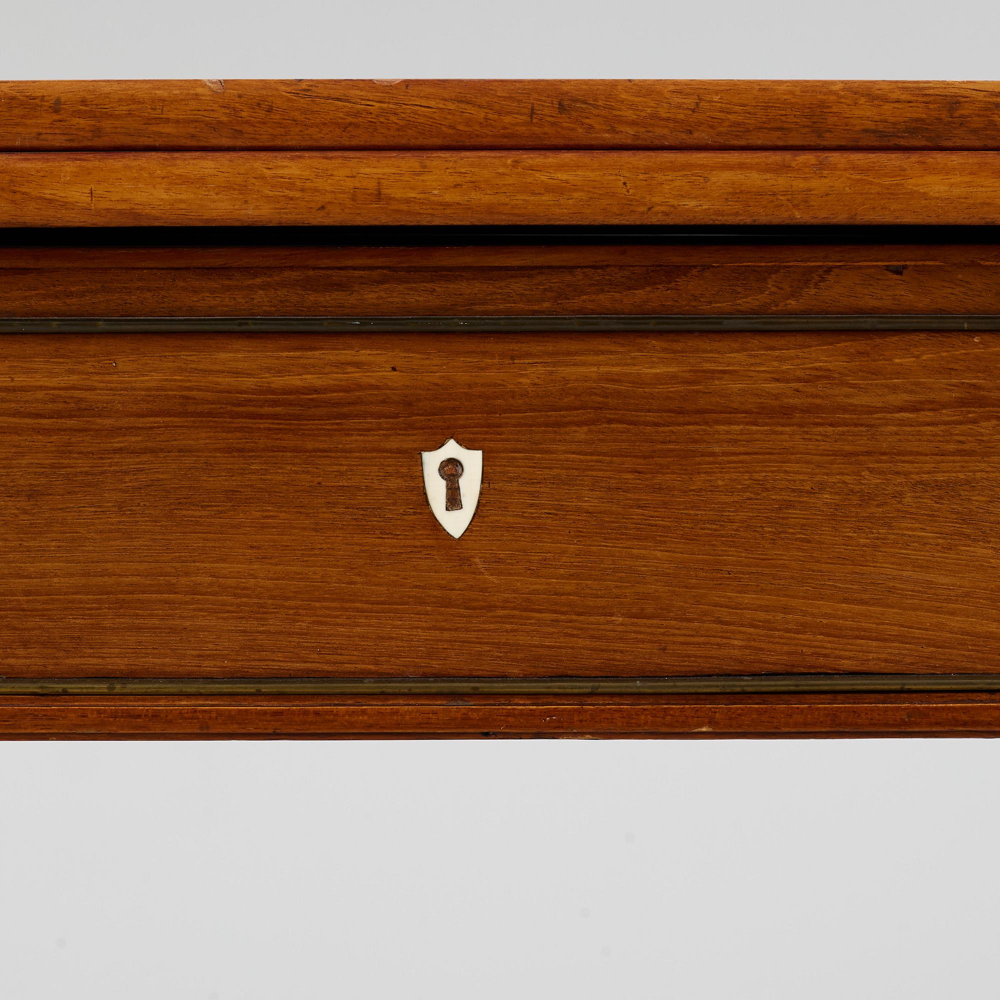 Spelbord, sengustavianskt, omkring år 1800.