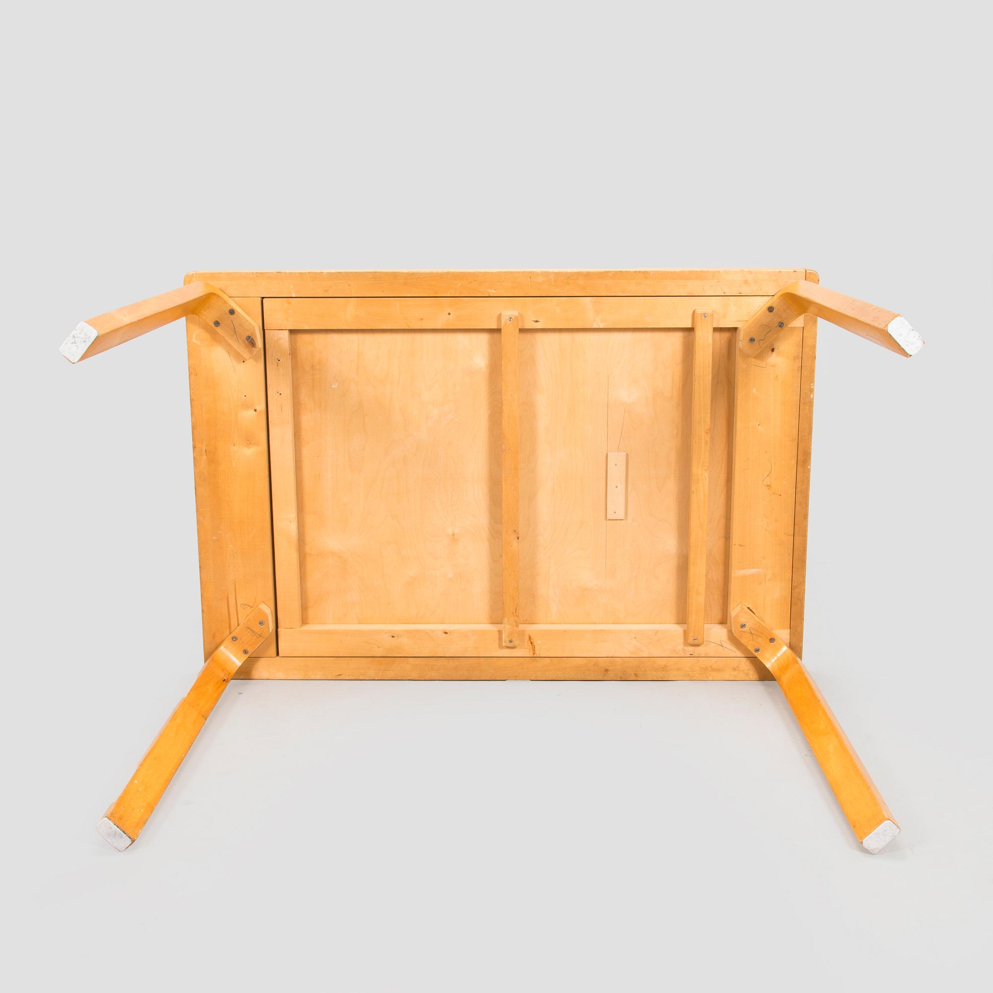 Alvar Aalto, bord, modell 95A, för O.Y. Huonekalu- ja Rakennustyötehdas A.B. 1940-tal.