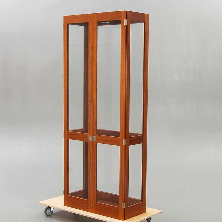 Göran Malmvall, display cabinet, KA72 for Karl Andersson & Söner, later part of the 20th century.