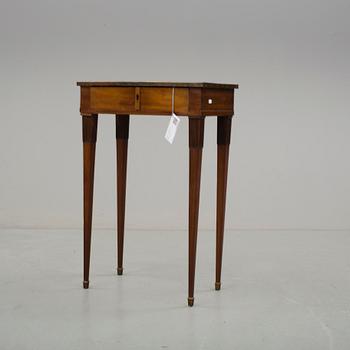 SYBORD. Sengustavianskt. Omkring 1800.