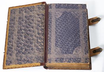 Karl XII:s stora kyrkobibel, 1702-3, med Peringskiölds bibliska historia, 1713.