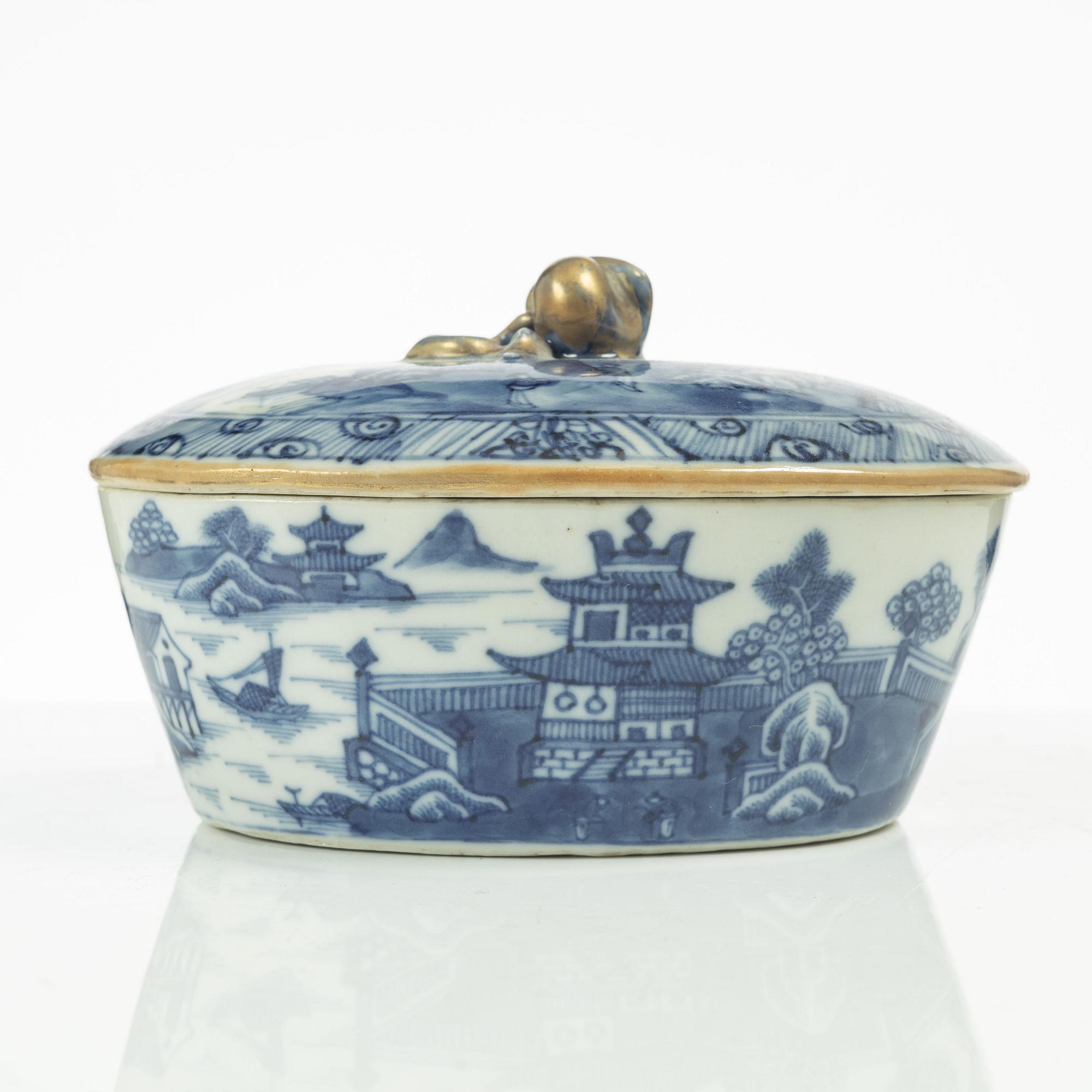 Smörterrin med lock och fat, Kina, Qing dynastin, Qianlong (1736-95).