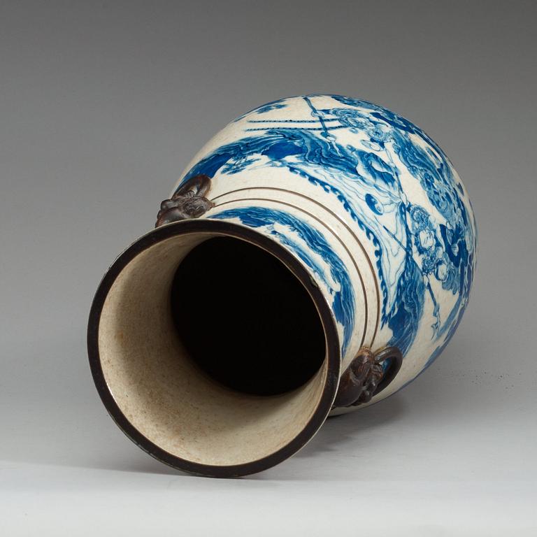 A large blue and white vase, late Qing dynasty, circa 1900.