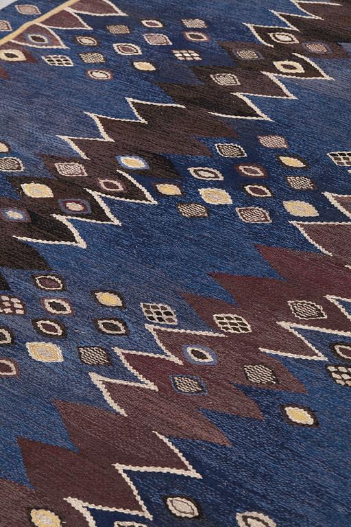 Barbro Nilsson, A CARPET, "Snäckorna", flat weave, ca 278 x 191,5-194 cm, signed AB MMF BN.
