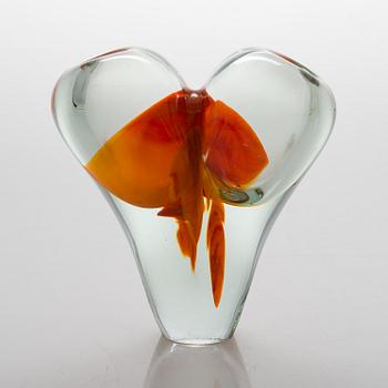 KARI ALAKOSKI, A glass sculpture/ vase. Signed Kari Alakkoski Nj-05.