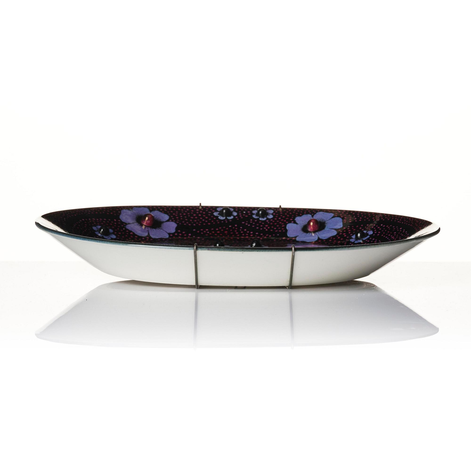 Birger Kaipiainen, a decorative ceramic dish, Arabia, Finland, 1970s.