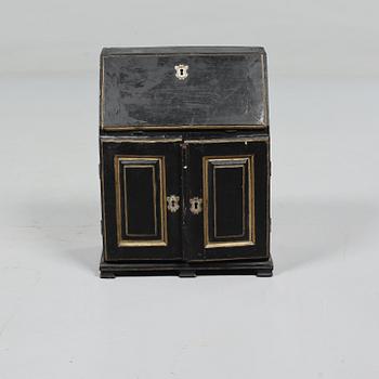 MINIATYR SNEDKLAFFSSEKRETÄR, 1700/1800-tal.