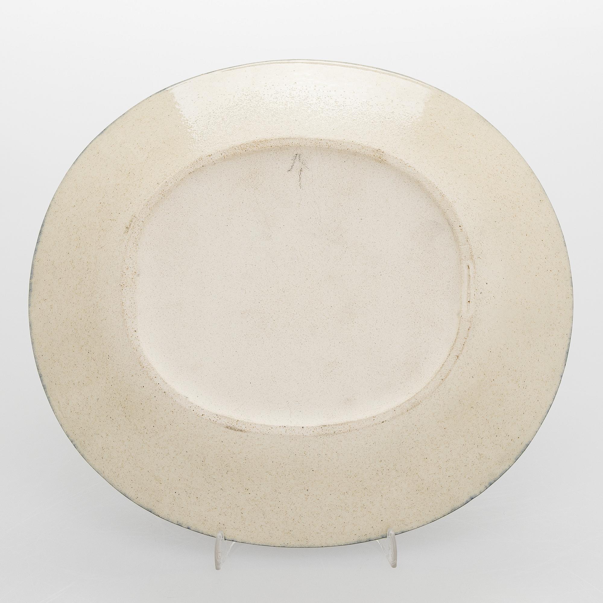 Birger Kaipiainen, a decorative ceramic plate, signed Kaipiainen Arabia.