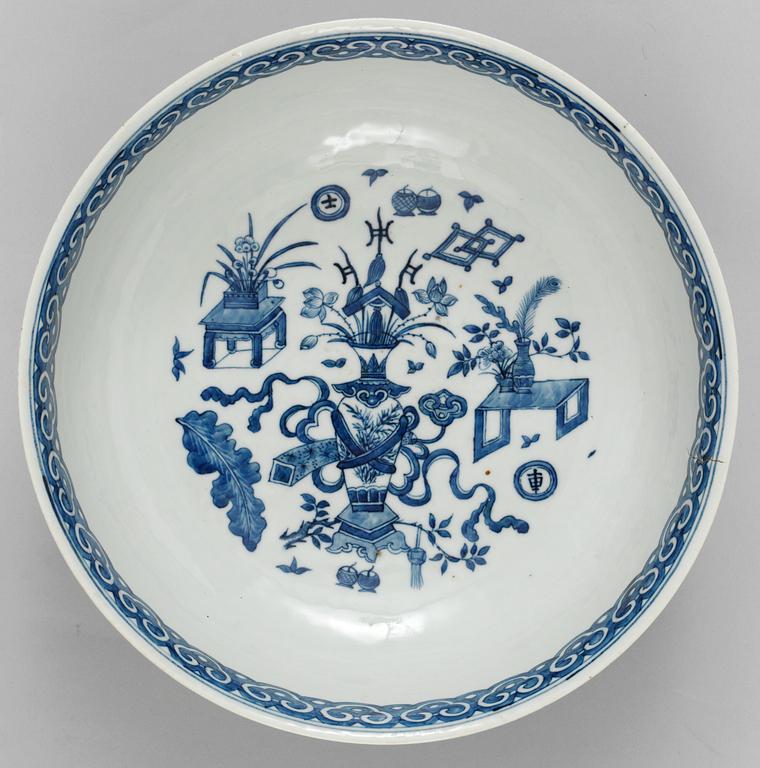 A blue and white punch bowl, Qing dynasty (1644-1912), with Qianlong mark.