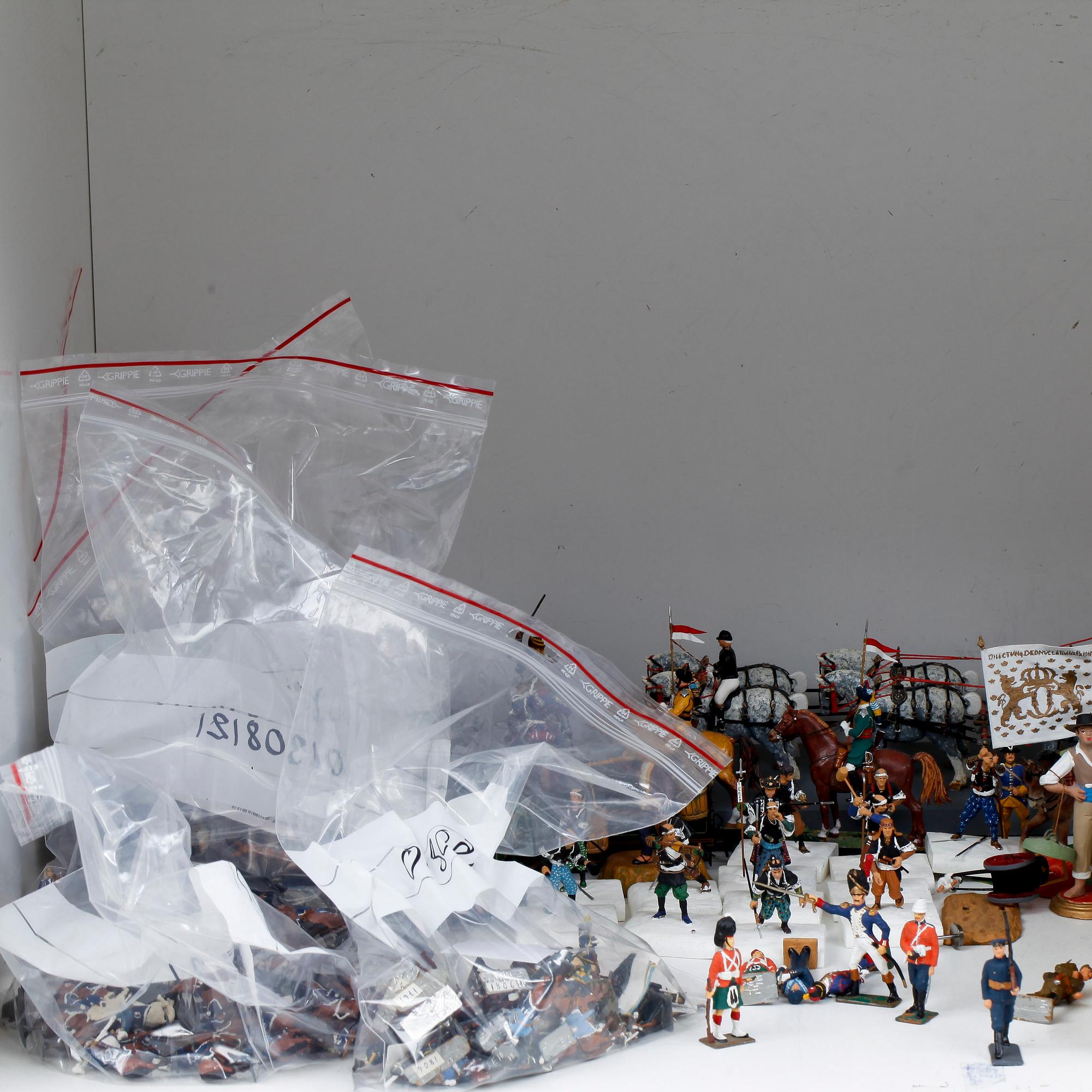 PARTI LEKSAKER, bl a tenn, plast. 1900/2000-tal.