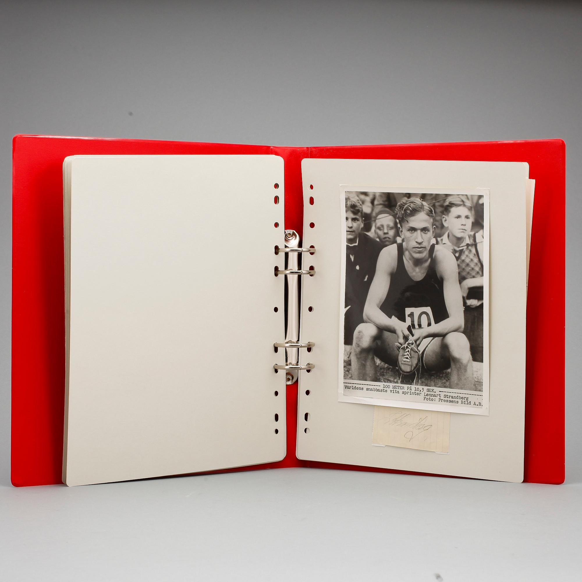 AUTOGRAFER AV IDROTTSMÄN, 14 st, bla Jesse Owens, Björn Borg och Jack Dempsey, egenhändiga.