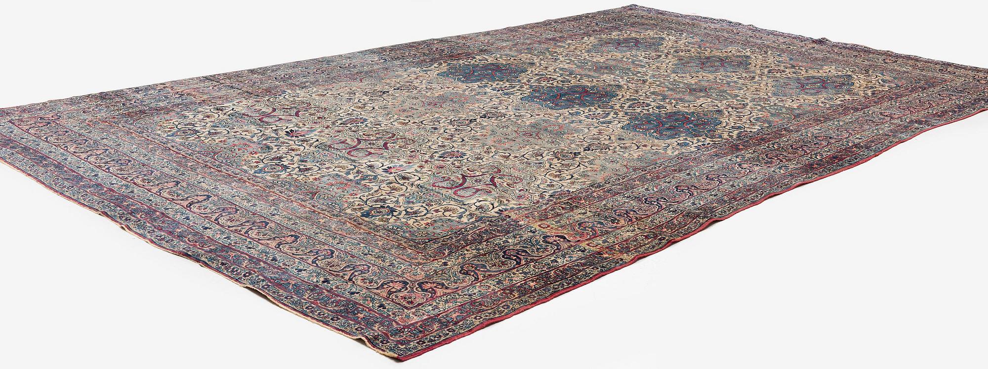 Matta, antik Kirman, södra Persien, ca 497 x 299 cm.