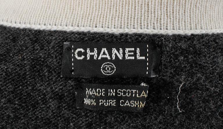 CHANEL, kofta samt kjol.