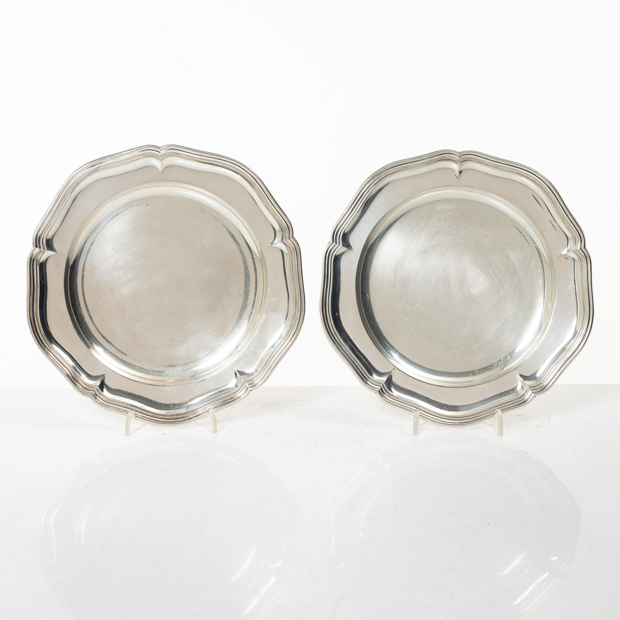 A par of Danish silver dishes, 1915-1916.