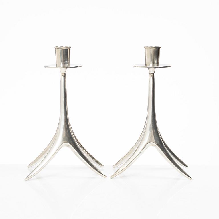 Anna-Greta Eker, ljusstakar, ett par, silver, Auran Kultaseppä Oy, Åbo, 1962.