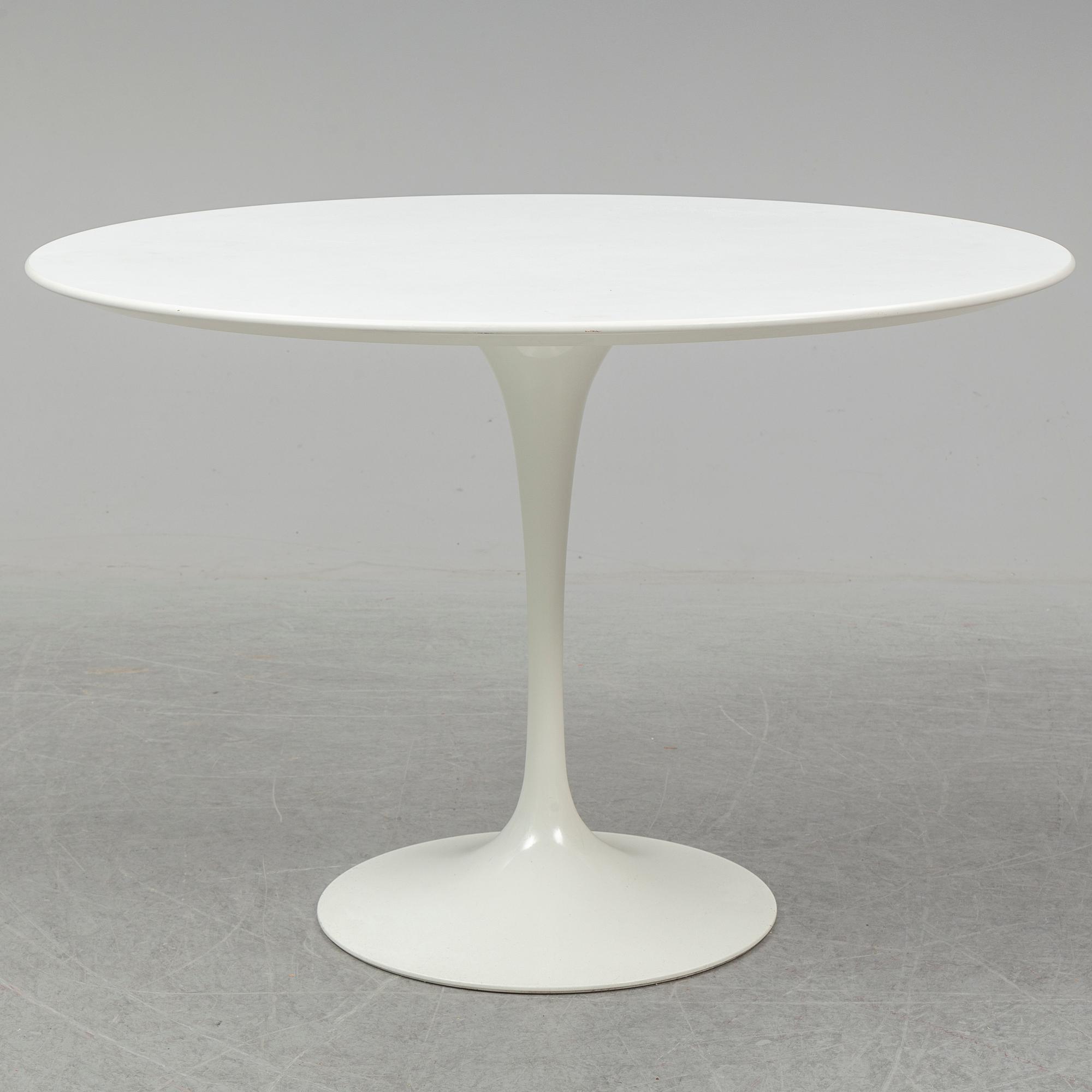 EERO SAARINEN,  Tulip table, Knoll.