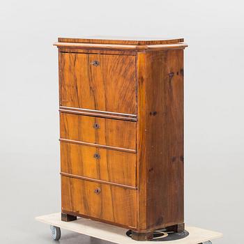 CHIFFONJÉ, 1800-talets andra hälft.
