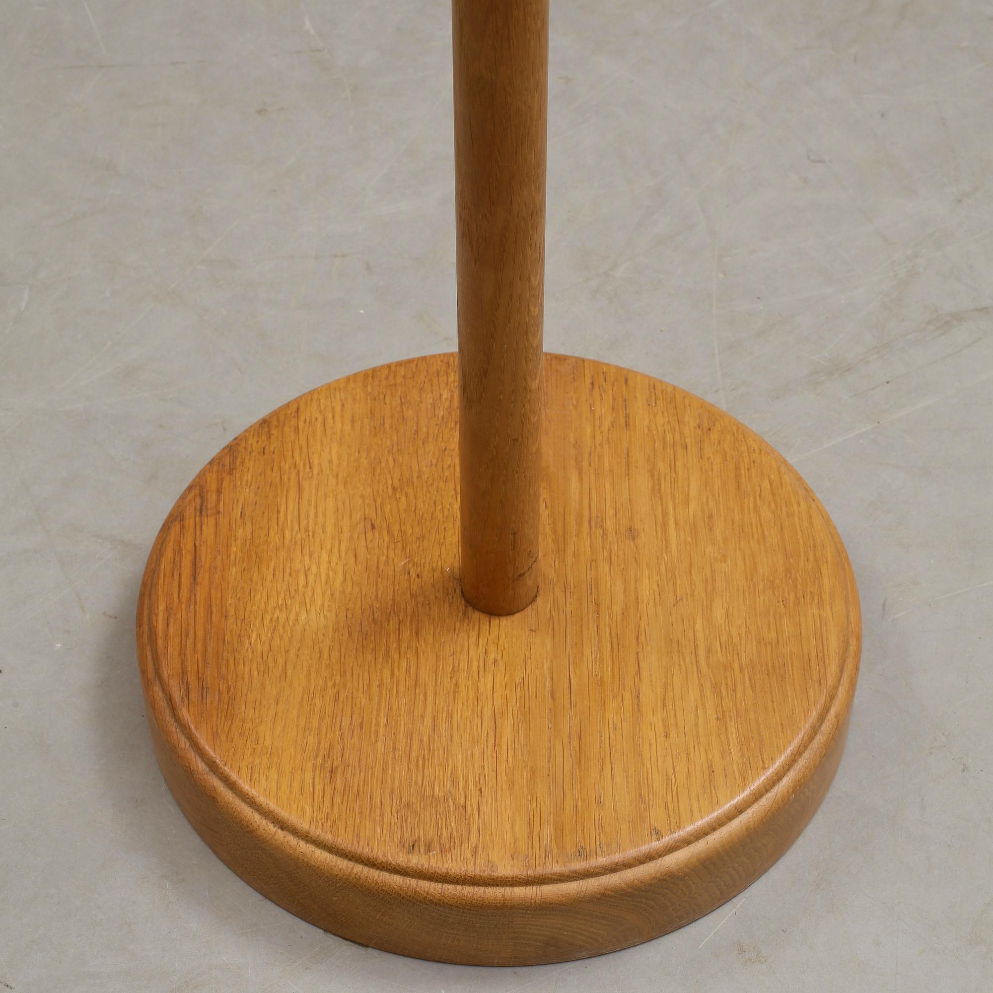 GOLVLAMPA, "Staken", Carl Malmsten, formgiven 1942.
