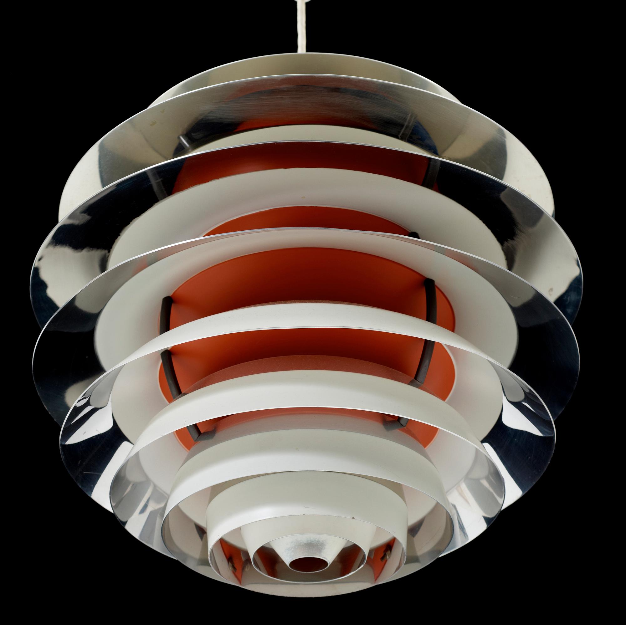 TAKLAMPA, "PH Kontrast", Poul Henningsen för Louis Poulsen, Danmark. Modellen formgiven år 1957. Höjd 50 cm.