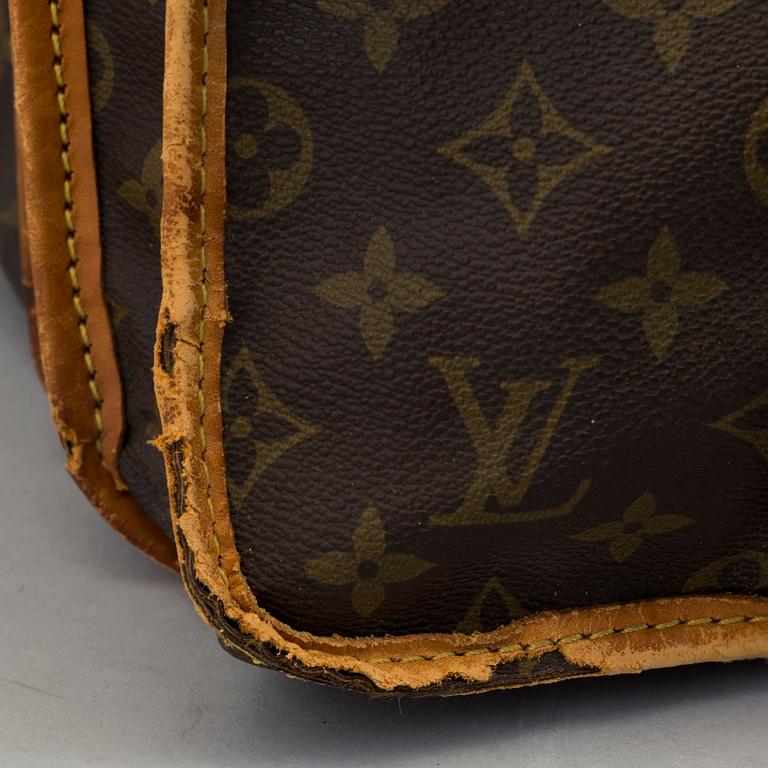 A monogram canvas 'Hunting Kleber' bag from Louis Vuitton.