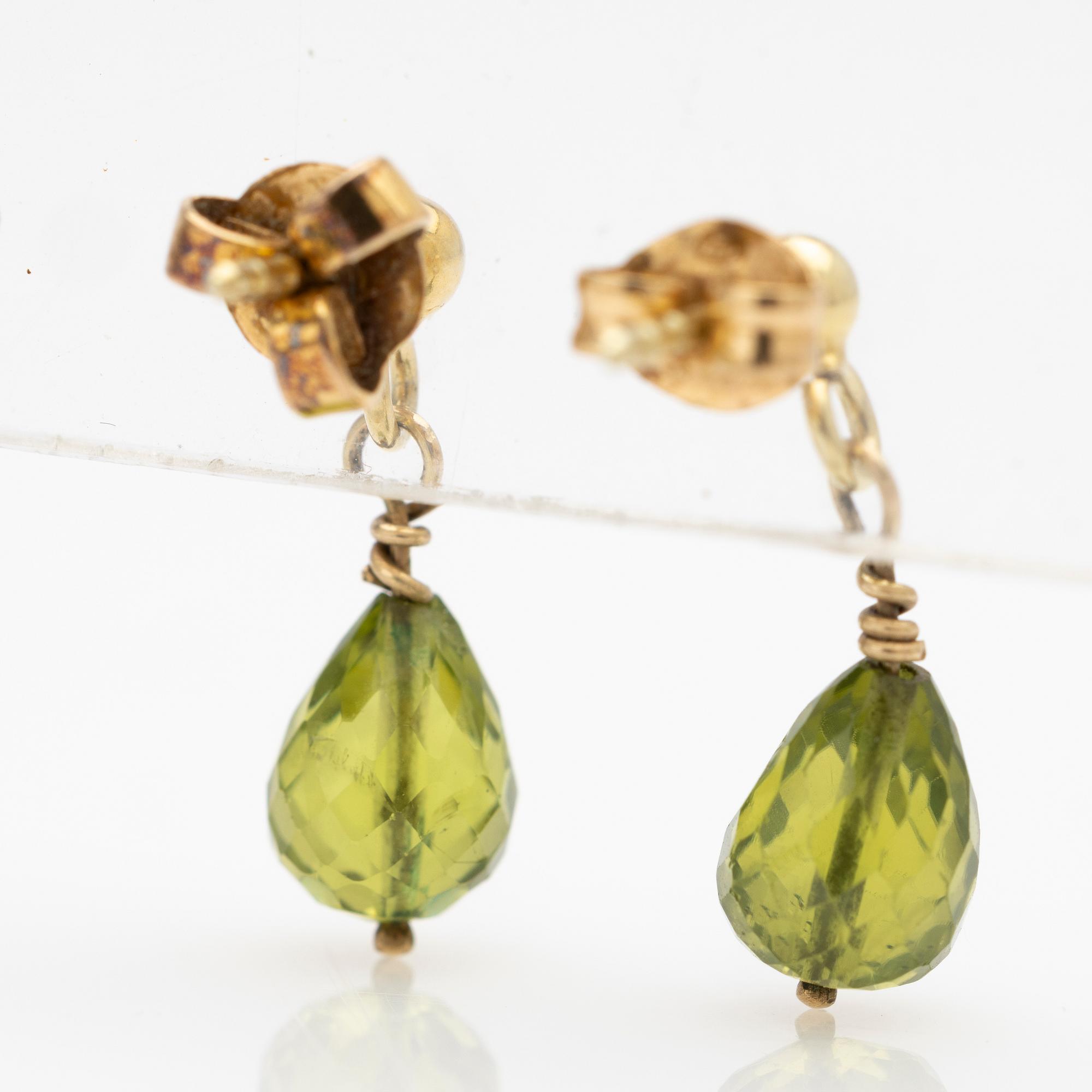 Earrings, a pair, 14K gold with briolette-cut peridot.