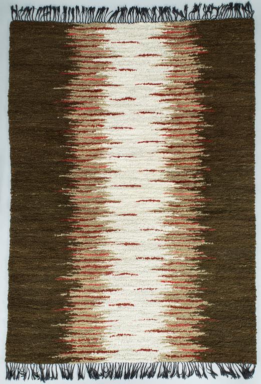 Matto/ Lampaankarvamatto, Furcarpet. Noin 240 x 170 cm.