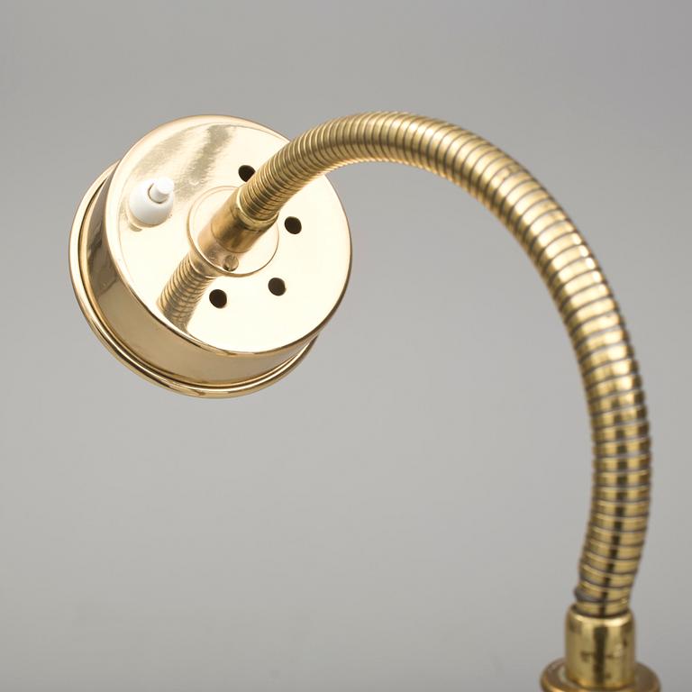 GOLVLAMPA, mässing, Josef Frank, modell 1838, Firma Svenskt Tenn.