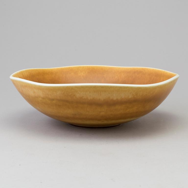 BERNDT FRIBERG, a stoneware bowl from Gustavsberg studio, signed.
