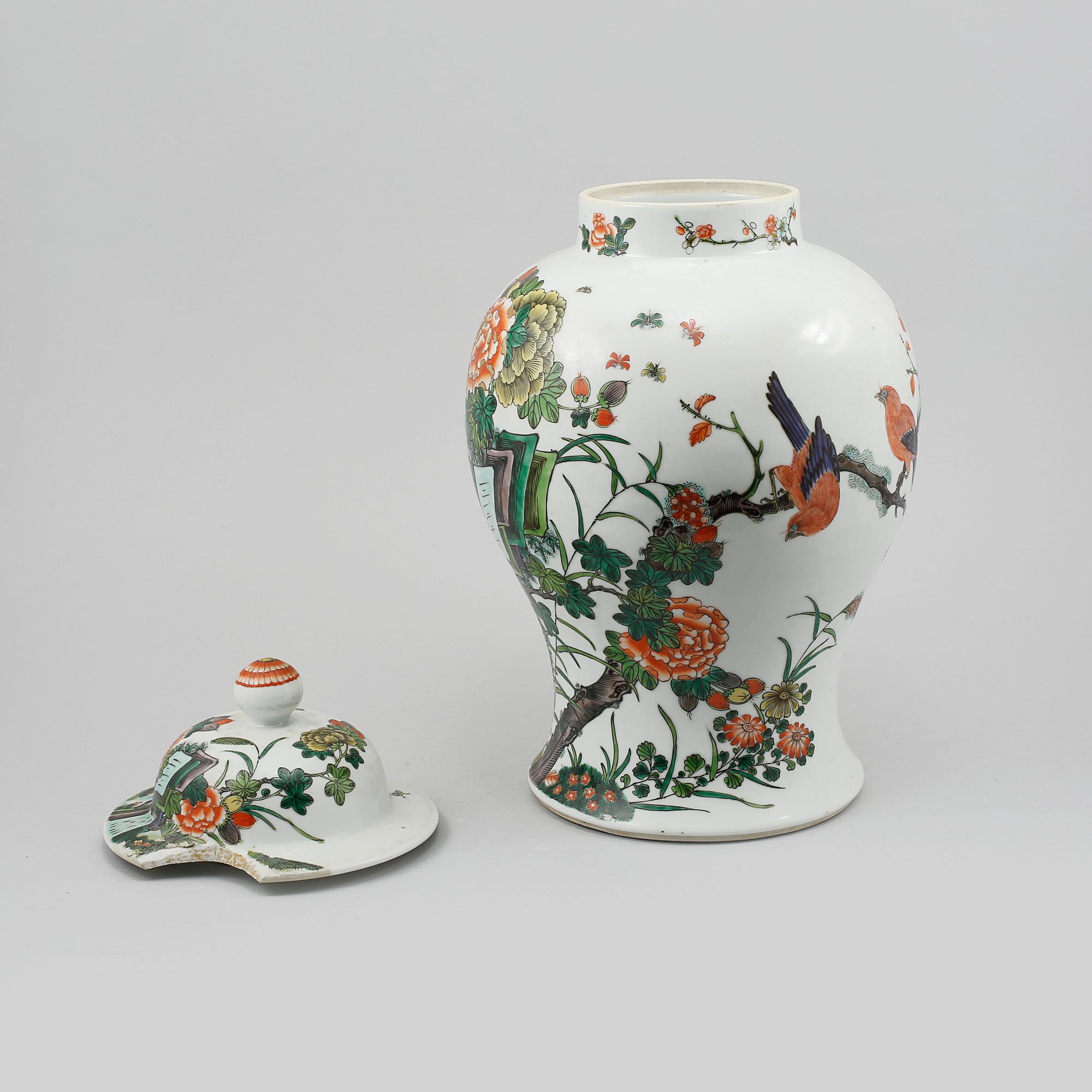 LOCKURNA, porslin Kina, 1900-tal.