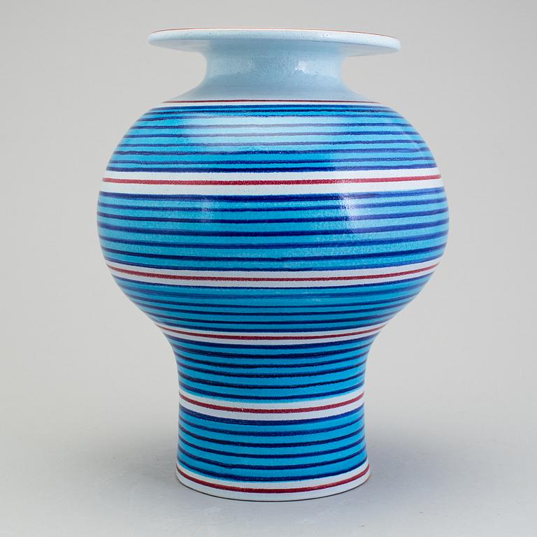 STIG LINDBERG, a faience vase, Gustavsberg 1960s.