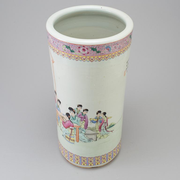A 20th century porcelain umbrella stand.