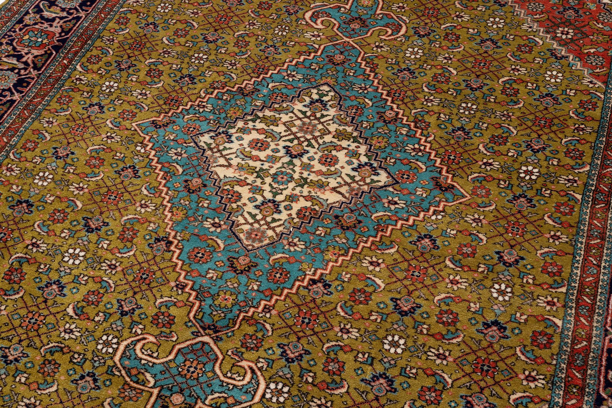 Matta, orientalisk, ca 272 x 208 cm.