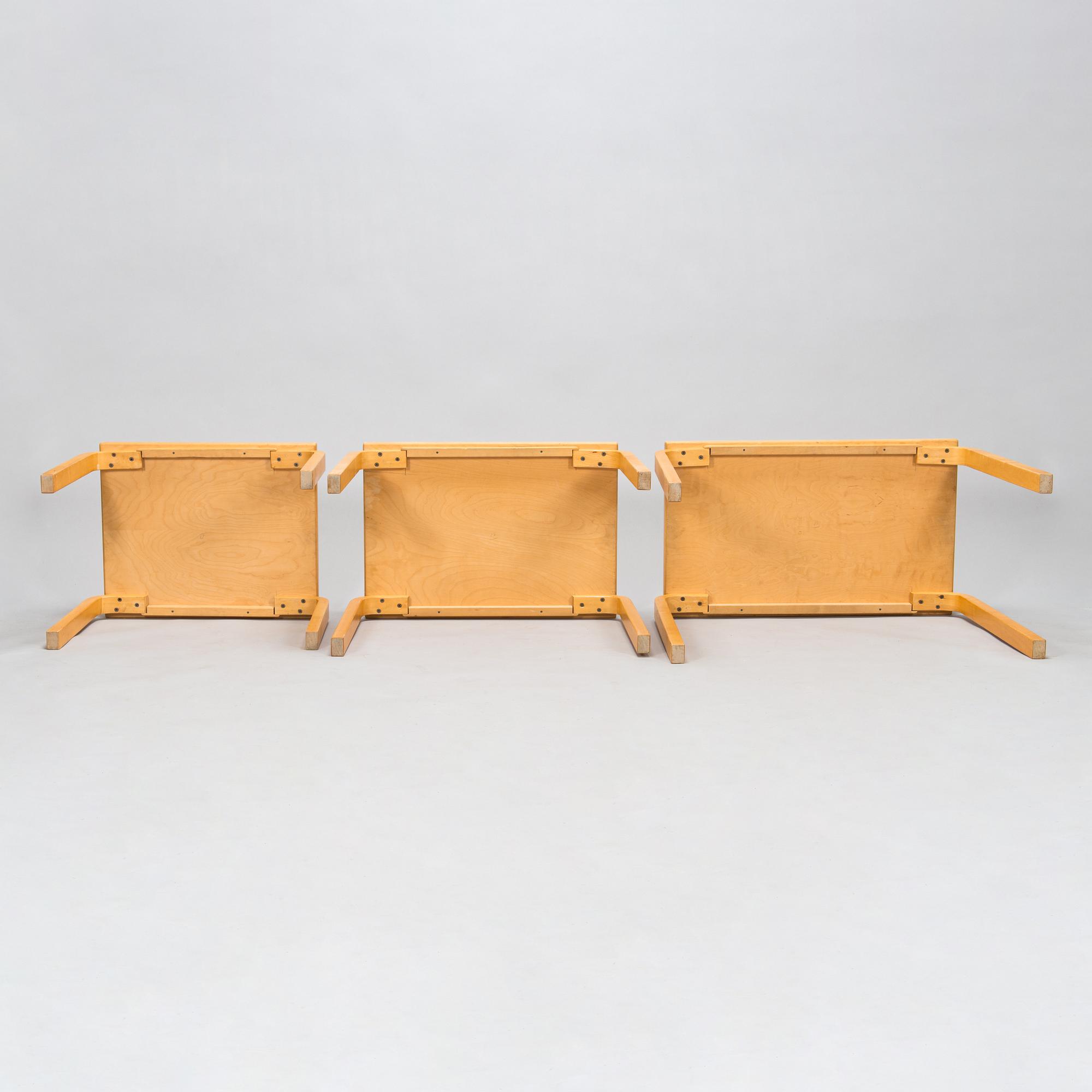 Alvar Aalto, sarjapöytä, 3 osaa, Artek 1900-luvun loppupuoli.