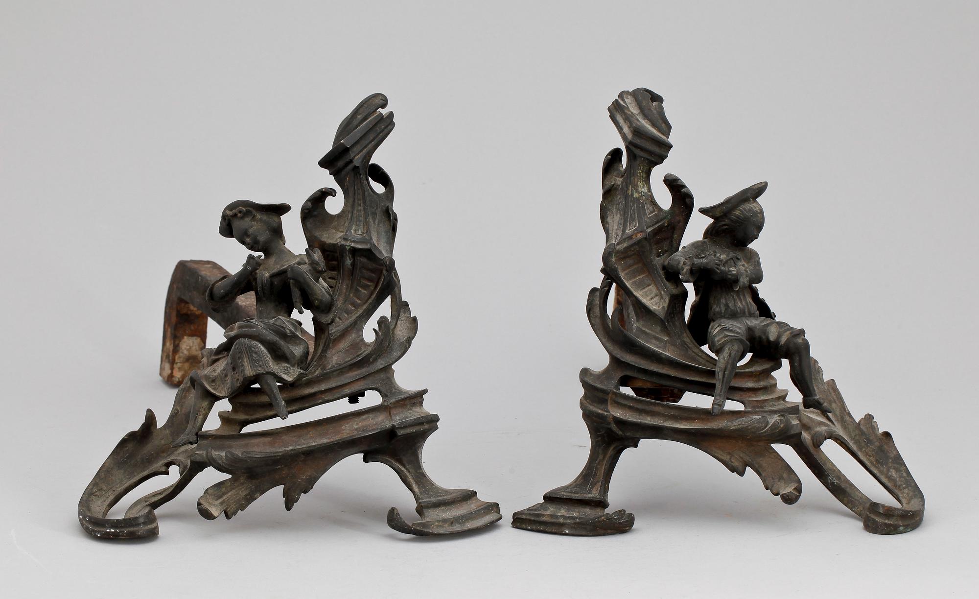 ELDHUNDAR, ett par, rokokostil, gjutjärn, 1900-talets början.