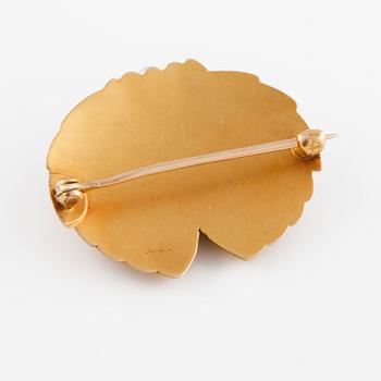 BROSCH, 14K guld med 2 rosenslipade diamanter samt odlad pärla. Vikt 4,4 gram.