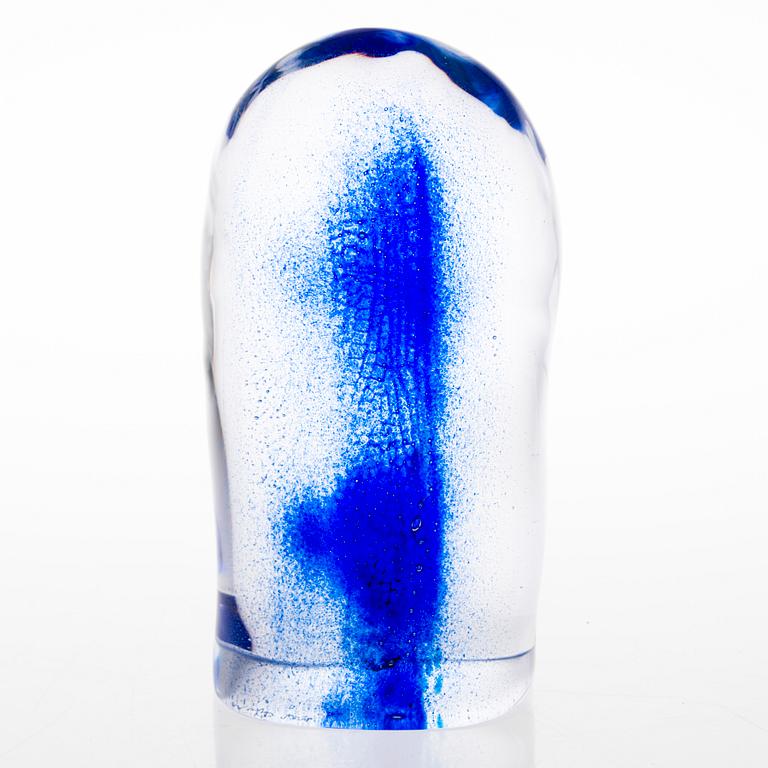 SINI MAJURI, a glass sculpture signed Sini Majuri 2018.