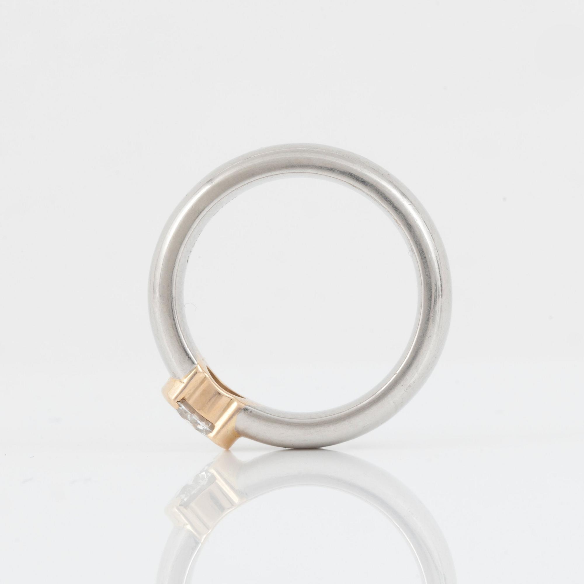 A circa 0.70 ct brilliant-cut diamond ring. Quality E-F/VVS.