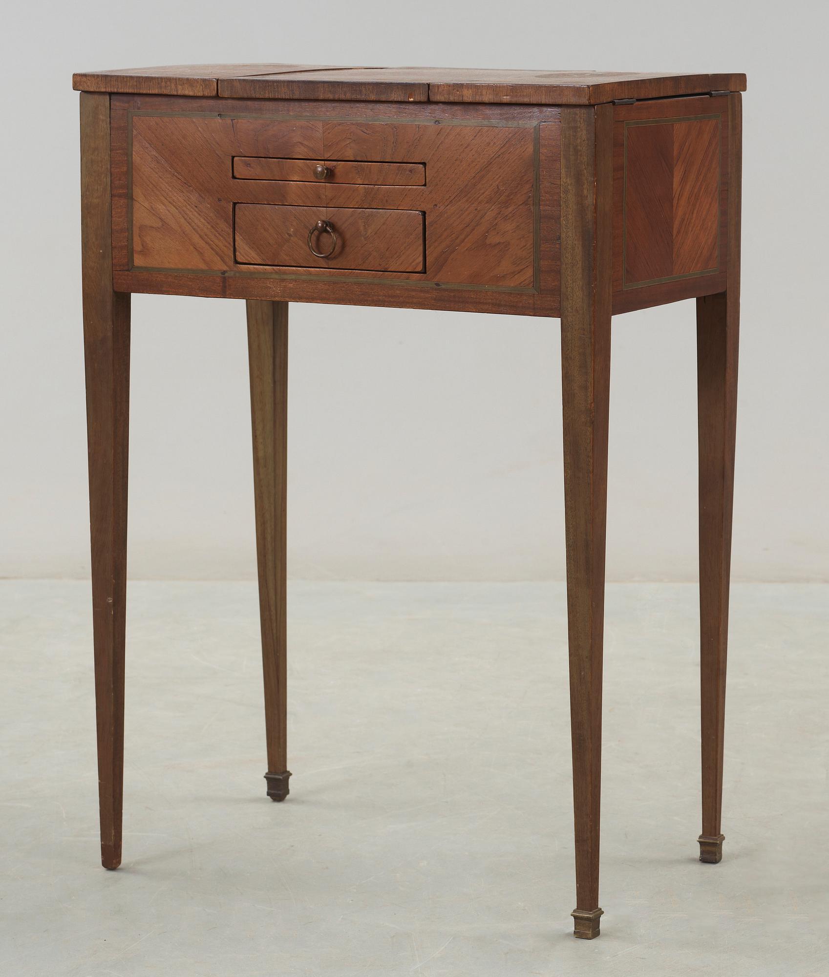 POUDREUSE, Louis XVI-stil, 1900-tal.