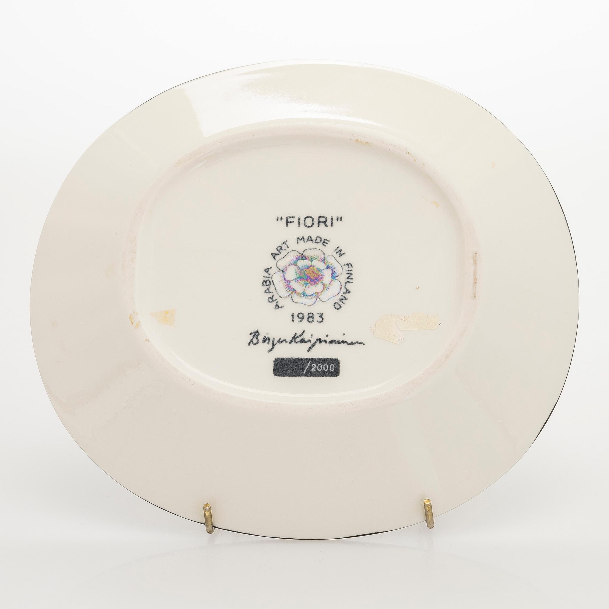 Birger Kaipiainen, a ceramic 'Fiori dish', marked Birger Kaipiainen, Arabia art made in Finland 1983, 1212/2000.
