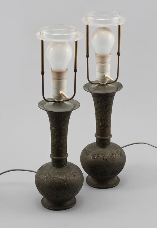 BORDSLAMPOR, ett par, orientaliska, 1900-tal.