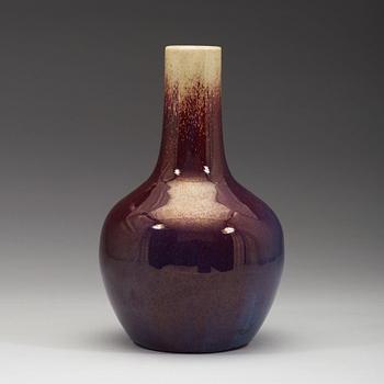 A flambé glazed vase, Qing dynasty, early 19th century.